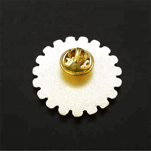 Pin de Esmalte Suave de Metal Plateado del Club de Leones con Diamante - Product Image 6