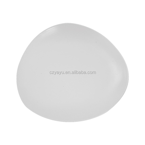 ทำให้การออกแบบของคุณเองโรงแรมใช้พอร์ซเลนสามเหลี่ยมจานอาหารค่ำสีเทา - Product Image 4
