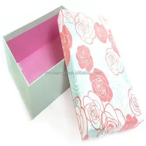 Luxury flower design rigid paper chipboard socks packaging box with lid