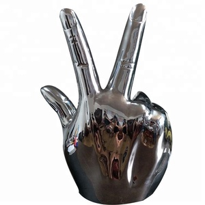 Estatua de tamaño real de tres dedos, artesanía de metal artificial personalizada, tamaño real, arte de mano para Win, UAE - Product Image 5