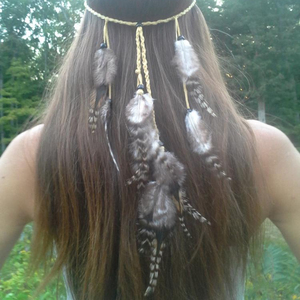 عصابة شعر مصنوعة يدويًا من الريش من الجلد العرقي الغجري عصابة رأس من الريش والخشب والطاووس - Product Image 2