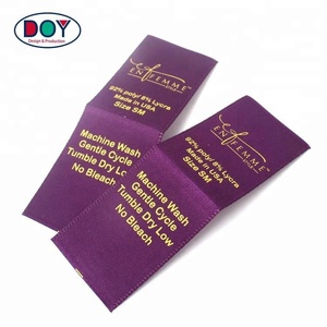 Étiquettes de soin en ruban de satin <span class=keywords><strong>polyester</strong></span> imprimé à l'écran avec nom personnalisé pour les sous-vêtements - Product Image 3