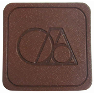 جينز منقوش بشعار مخصص من الجلد الصناعي - Product Image 2