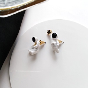 Único diseño de dibujos animados lindo astronauta astronautas estrella pendientes - Product Image 6