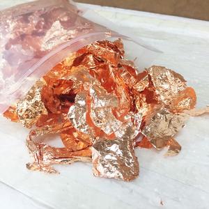 Kerajinan Seni Kaca Serpihan Tembaga Berkualitas Tinggi Penjualan Langsung Pabrik Lukisan Daun Emas Dekorasi Kuku 1kg Per Karton Tembaga Merah - Product Image 3