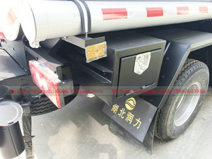Camion-citerne à carburant Foton à prix réduit avec distributeur, 5000 litres, camion-citerne à huile diesel en vente - Product Image 6
