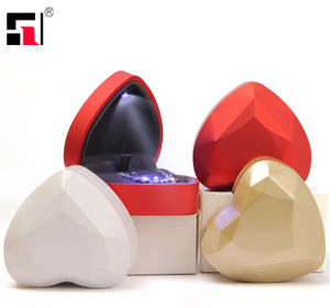 LED Vòng Hộp Trái Tim Màu Tím Nhung Hộp Trái Tim Vòng Hộp Đồ Trang Sức Vòng Hoa Trái Tim - Product Image 4