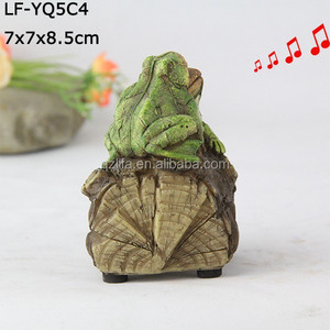 Đồ Thủ Công Bằng Nhựa Với Giọng Nói Trang Trí Vườn Ếch Ngoài Trời - Product Image 1