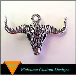 Latest Trendy Antique silver buffalo horn charms Alloy cow skull pendant