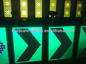ROADSAFE Solar <strong>Chevron</strong> <strong>Sign</strong> Frame LED Solar Bridge Panel <strong>Sign</strong> LED Customized Warning <strong>Sign</strong>