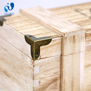 Wanuocraft OEM Handmade hình chữ nhật phong cách cổ điển kim loại khóa paulownia gỗ rượu vang bao bì hộp quà tặng cho chai rượu vang - Product Image 5