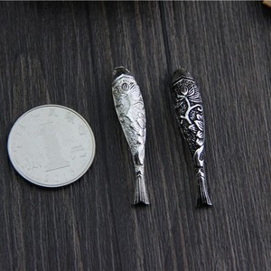 Thai <span class=keywords><strong>Karen</strong></span> <span class=keywords><strong>Hill</strong></span> <span class=keywords><strong>Tribe</strong></span> <span class=keywords><strong>Silver</strong></span> Fish Focal Curve Tube Beads 40ミリメートルSIL114
