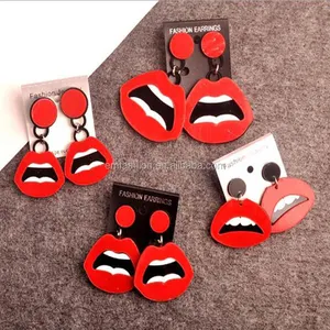 Pendiente de tachuelas de acrílico para mujer, con labios, boca roja, Sexy, estilo Hip Hop, 3 tamaños