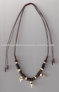 Collier réglable unisexe en perles de bois plaqué dents de requin STN 0004 par Funky Generation pour cadeau - Product Image 1