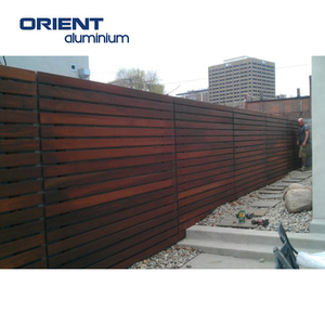 Modern bahçe Metal kazık çit alüminyum dikey bıçak alüminyum kazık çit paneller kare çıtalar tüp kazık çit evler için