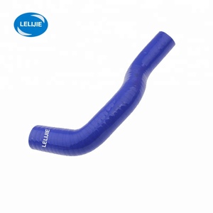 Tuyau supérieur en silicone pour <span class=keywords><strong>intercooler</strong></span> turbo 51702364/50508081 pour <span class=keywords><strong>Alfa</strong></span> <span class=keywords><strong>Romeo</strong></span> 147 <span class=keywords><strong>156</strong></span> 1.9 JTD berline - Product Image 4
