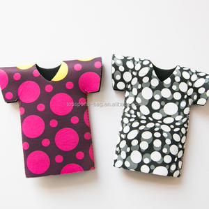 Fábrica al por mayor Linda camiseta de moda de <span class=keywords><strong>neopreno</strong></span> portabotellas de cerveza cubre - Product Image 2