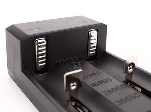 Cargador USB Sofirn de 2 Ranuras para Baterías Recargables 18650 26650 16340 36650, Cargador Universal para Baterías - Product Image 3