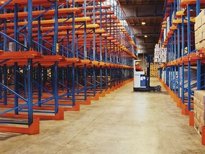 Alta densidad de almacén de gran carga conducir en/a través de sistema de estantería - Product Image 3