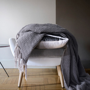 Custom Logo Hot Sale 100% Acrylic Hotel Bed Runner Sofa <strong>Throw</strong> Blankets Travel Blanket <strong>Cable</strong> <strong>Knit</strong> Knitted Blanket - Product Image 3