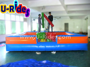Arène de joute gonflable en PVC de haute qualité Cour de combat de gladiateur pour enfants avec bâtons comprend un ventilateur-pour les parcs de trampoline - Product Image 3