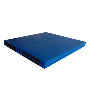 Fabrication en gros <span class=keywords><strong>de</strong></span> tapis <span class=keywords><strong>de</strong></span> <span class=keywords><strong>gymnastique</strong></span> en PVC, tapis <span class=keywords><strong>de</strong></span> tumbling pour la cheerleading avec couleurs personnalisables et design pliable - Product Image 3