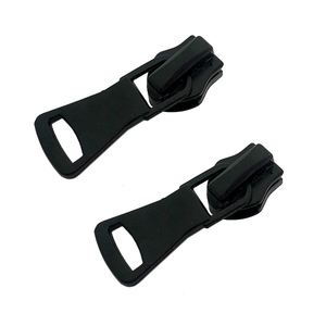 Vente en gros, graver le logo de la marque en noir, <span class=keywords><strong>curseur</strong></span> à glissière sans plomb en métal sur mesure pour sacs - Product Image 2