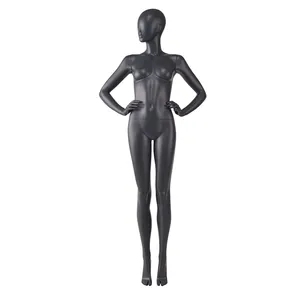 Boutique corps entier sexy femme noire couchée mannequin femme sexy