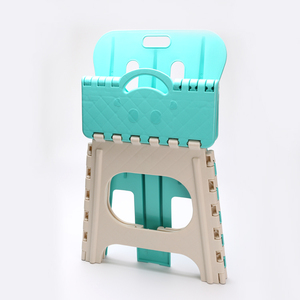 Chaise pliante en plastique légère de différentes couleurs - Product Image 2