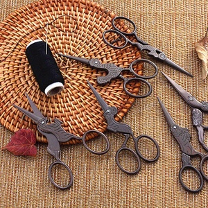 Kéo Cắt Hoàng Đạo Thủ Công Nhỏ Bằng Thép Không Gỉ Thủ Công Cổ Điển - Product Image 5