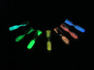 Collier <span class=keywords><strong>sablier</strong></span> <span class=keywords><strong>miniature</strong></span> luminescent dans le noir, sables mystiques du temps - Product Image 2