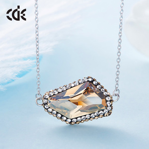 Hecho a mano de Piedra Grande geométrico austríaco moda collar de joyas de cristal - Product Image 3