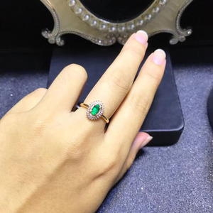 Nieuwe Ontwerp Lage Prijs Gecertificeerd Emerald Oval Cut <span class=keywords><strong>Diamond</strong></span> Engagement Ring In 18 k Goud