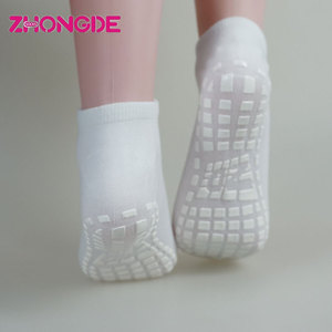 Alibaba usine Professionnelle trampoline anti-slip cool saut en longueur chaussettes pour <span class=keywords><strong>les</strong></span> gars - Product Image 5