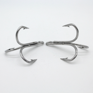 Hameçons de grande taille, ultra résistants, hameçons triples pour requins et thons, hameçons de pêche en acier inoxydable à barbelures pour la pêche en <span class=keywords><strong>mer</strong></span> - Product Image 1