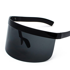 <span class=keywords><strong>Occhiali</strong></span> <span class=keywords><strong>da</strong></span> <span class=keywords><strong>Sole</strong></span> Unisex alla Moda con Montatura Grande, Protezione Solare e Maschera Integrata Anti-spia Personalizzata - Product Image 1