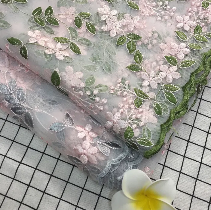 China Textiel Fabriek 100% Polyester Glitter Mesh Borduurwerk Stof Voor Stoel
