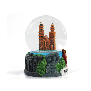 Resin <strong>Perpetual</strong> <strong>Snow</strong> Poland Capital <strong>Snow</strong> <strong>Globe</strong> Ball Custom Glass <strong>Snow</strong> <strong>Globe</strong> Souvenir Gift