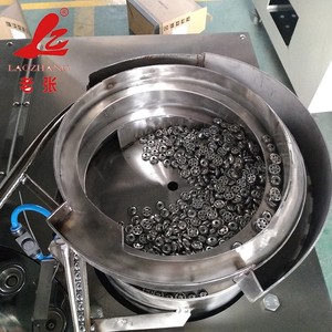 Nouvelle machine automatique brevetée LAOZHANG pour la fabrication de <span class=keywords><strong>boutons</strong></span> recouverts de tissu avec cœur PLC 220V pour <span class=keywords><strong>boutons</strong></span> de rembourrage Garantie 1 an - Product Image 2