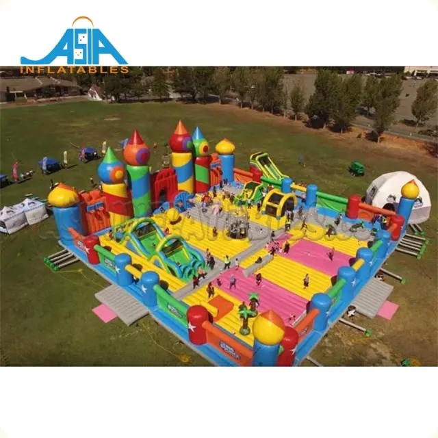 Dunia Terbesar Bounce House Race Park , Inflatable Anak-anak Desa Hambatan Challenge Park