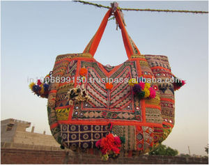 Bolso de tela Vintage bordada a mano, Banjara - Product Image 1