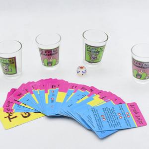 <span class=keywords><strong>Juego</strong></span> <span class=keywords><strong>de</strong></span> <span class=keywords><strong>Cartas</strong></span> para Beber <span class=keywords><strong>con</strong></span> 4 Vasos para Bar y Fiestas <span class=keywords><strong>de</strong></span> Adultos - Product Image 1