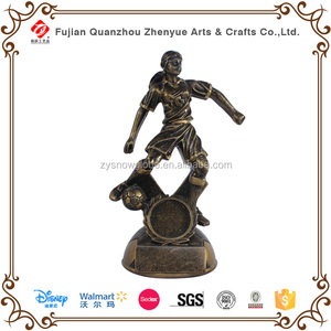2015 <span class=keywords><strong>el</strong></span> más diseño modificado para requisitos particulares mujer hombre jugador de fútbol <span class=keywords><strong>del</strong></span> fútbol trofeo de la copa - Product Image 2