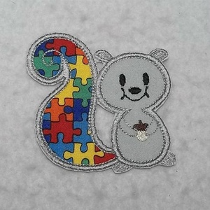 衣料品ファッションアップリケ布バッジカスタムかわいい子犬自閉症蜂ジグソー刺繍刺繍パッチ犬バッグ付き - Product Image 4