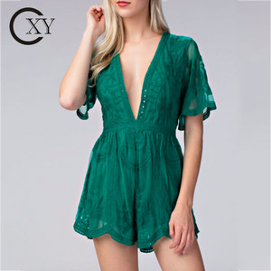 <span class=keywords><strong>Elegante</strong></span> <span class=keywords><strong>Tuta</strong></span> Intera Verde Smeraldo con Scollo Profondo a V <span class=keywords><strong>in</strong></span> <span class=keywords><strong>Pizzo</strong></span>, Realizzata su Misura per Donna - Product Image 1