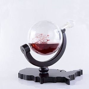 Décanteur de whisky globe gravé 850ML - Product Image 1
