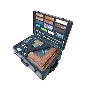 Vetrina Espositiva Personalizzata Antiurto con Telaio in Lega di Alluminio, Pannello Ignifugo Nero e Ruote Trasparenti OEM/ODM - Product Image 4