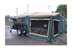 Remolque Camper Todoterreno de 7x6 pies con Piso Rígido, Plegable en la Parte Trasera, Acabado Esmaltado, con Tienda de Lona y Cama Acolchada - Product Image 3
