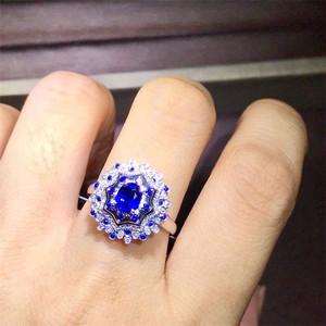 Forma de la flor de diseño de joyería de piedras preciosas de oro 18k del sur de África de 0.8ct Sri Lanka natural Azul zafiro anillo para las mujeres - Product Image 5