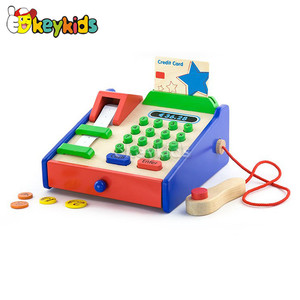 Mayorista pretend jugar <span class=keywords><strong>de</strong></span> madera <span class=keywords><strong>caja</strong></span> <span class=keywords><strong>registradora</strong></span> <span class=keywords><strong>de</strong></span> <span class=keywords><strong>juguete</strong></span>, los niños <span class=keywords><strong>de</strong></span> madera <span class=keywords><strong>juguete</strong></span> <span class=keywords><strong>caja</strong></span> <span class=keywords><strong>registradora</strong></span> con escáner W10A007 - Product Image 4